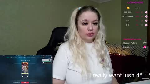 Snapshot of _elven_dreams__ chatting on February 18, 2025, 12:39 pm chloue and Gretta online show from February 18, 2025, 12:39 pm