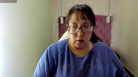 Snapshot of _emily_rosee_ chatting on October 2, 2025, 12:12 pm Emily online show from October 2, 2025, 12:12 pm