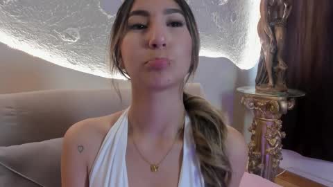 Snapshot of _emmawalka chatting on November 1, 2025, 5:04 pm _emmawalka online show from November 1, 2025, 5:04 pm