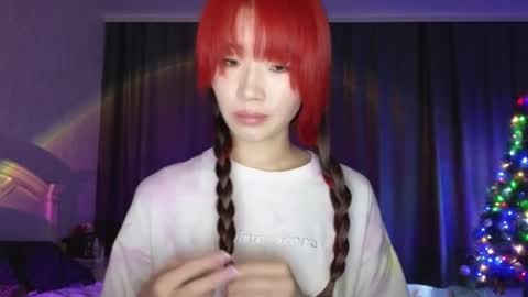 EveEva online show from December 13, 2024, 2:54 am