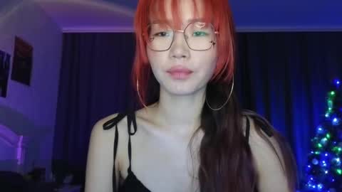 EveEva online show from December 22, 2024, 11:33 am