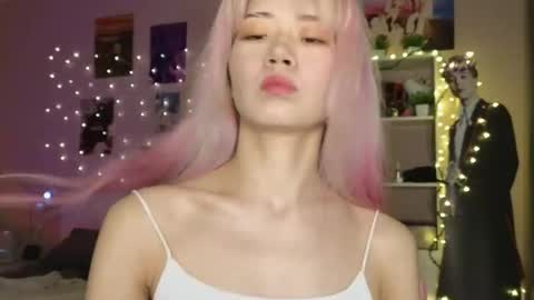 EveEva online show from March 28, 2026, 2:11 am