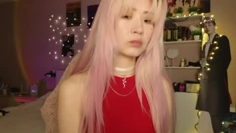 EveEva online show from April 8, 2026, 2:55 am