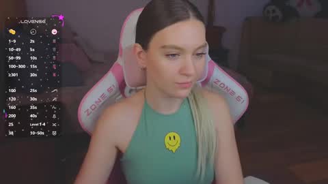 Evie online show from January 30, 2025, 7:39 am