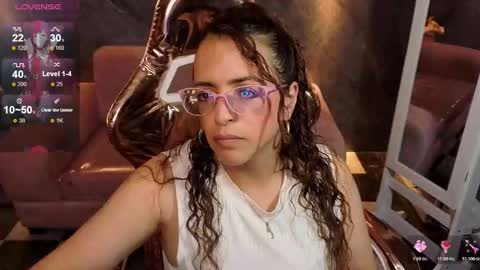 Snapshot of _evoni_b chatting on November 10, 2025, 7:57 pm evoni online show from November 10, 2025, 7:57 pm