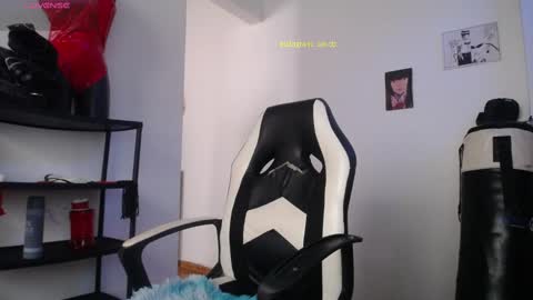 Snapshot of _exa_ chatting on February 16, 2025, 12:10 pm Exa help me position myself with your thumb up thanks online show from February 16, 2025, 12:10 pm