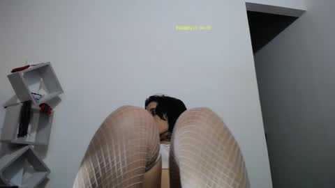 Snapshot of _exa_ chatting on March 2, 2025, 11:42 pm Exa help me position myself with your thumb up thanks online show from March 2, 2025, 11:42 pm