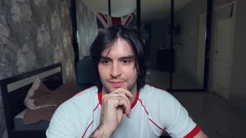 Keanu online show from November 1, 2025, 5:04 pm