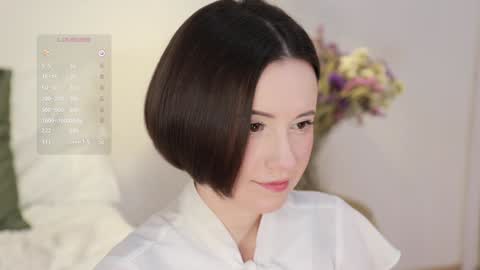 Snapshot of _female_essence_ chatting on December 22, 2024, 11:31 pm Essie online show from December 22, 2024, 11:31 pm