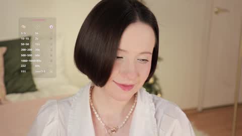 Snapshot of _female_essence_ chatting on December 30, 2024, 12:11 am Essie online show from December 30, 2024, 12:11 am