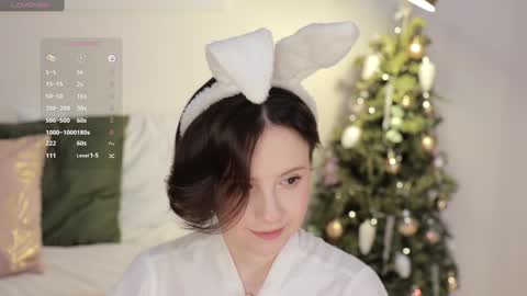 Snapshot of _female_essence_ chatting on January 12, 2025, 12:39 am Essie online show from January 12, 2025, 12:39 am