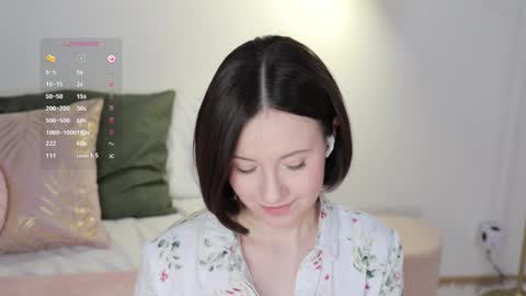 Snapshot of _female_essence_ chatting on February 13, 2025, 10:12 am Essie online show from February 13, 2025, 10:12 am