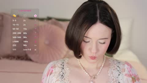 Snapshot of _female_essence_ chatting on March 6, 2025, 10:20 am Essie online show from March 6, 2025, 10:20 am