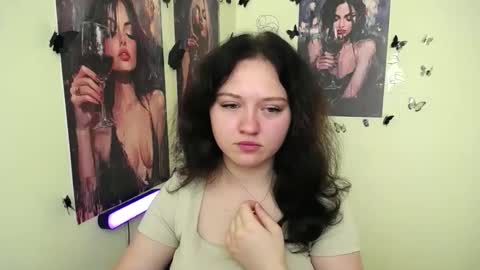 Snapshot of _foxy_lady chatting on September 11, 2025, 6:02 am Alice online show from September 11, 2025, 6:02 am