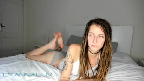 Snapshot of _fuckinparadise chatting on January 10, 2025, 10:04 pm Lyanna and Derek online show from January 10, 2025, 10:04 pm