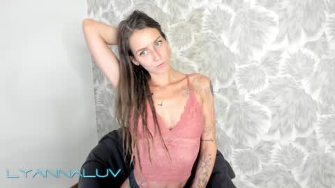 Snapshot of _fuckinparadise chatting on February 1, 2025, 2:05 am Lyanna and Derek online show from February 1, 2025, 2:05 am