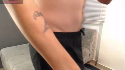 Laura  Juan online show from February 21, 2025, 1:33 pm