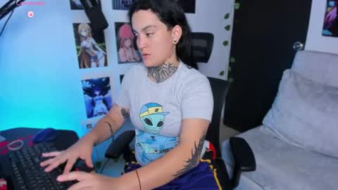 LEEP  online show from November 10, 2025, 1:48 am