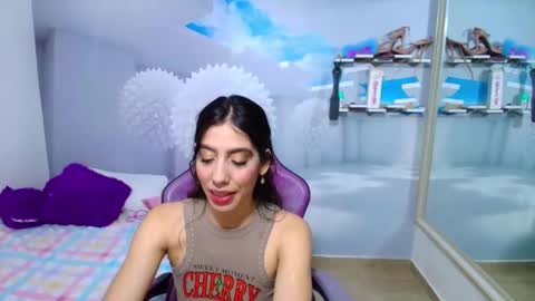 Snapshot of _gold_strawberry_ chatting on May 5, 2026, 10:51 pm _gold_strawberry_ online show from May 5, 2026, 10:51 pm