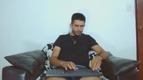 Snapshot of _grasshopper chatting on March 2, 2026, 2:14 am _grasshopper online show from March 2, 2026, 2:14 am