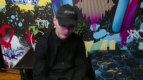 Snapshot of _happydayleon_ chatting on September 22, 2025, 5:04 pm _happydayleon_ online show from September 22, 2025, 5:04 pm