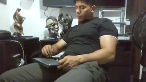 Snapshot of _heracles1 chatting on February 2, 2026, 5:44 pm Heracles online show from February 2, 2026, 5:44 pm