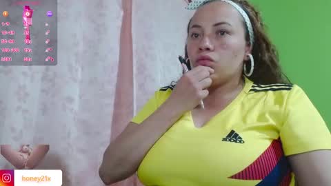 Snapshot of _honey1_ chatting on February 7, 2026, 3:43 am Honey online show from February 7, 2026, 3:43 am