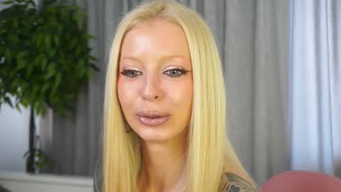 Lana online show from March 4, 2026, 8:09 am