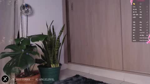 Snapshot of _hotpink chatting on February 17, 2026, 4:09 am Jenn online show from February 17, 2026, 4:09 am