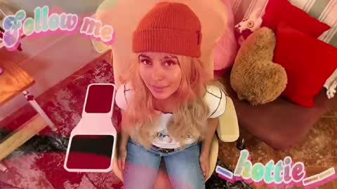 Snapshot of _hottie__ chatting on February 15, 2025, 11:36 pm _hottie__ online show from February 15, 2025, 11:36 pm