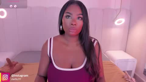 Snapshot of _huge_boobs_ebony chatting on February 3, 2026, 7:30 pm Darlis online show from February 3, 2026, 7:30 pm