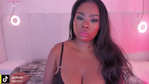 Snapshot of _huge_boobs_ebony chatting on March 14, 2026, 7:52 pm Darlis online show from March 14, 2026, 7:52 pm