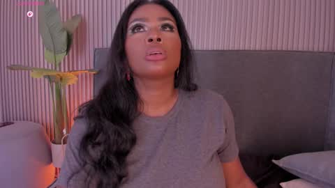 Snapshot of _huge_boobs_ebony chatting on March 17, 2026, 8:12 pm Darlis online show from March 17, 2026, 8:12 pm
