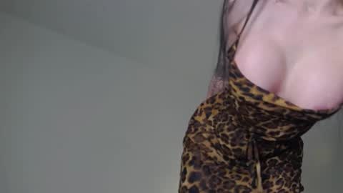 Snapshot of _iammary chatting on February 10, 2025, 4:47 pm Mary online show from February 10, 2025, 4:47 pm