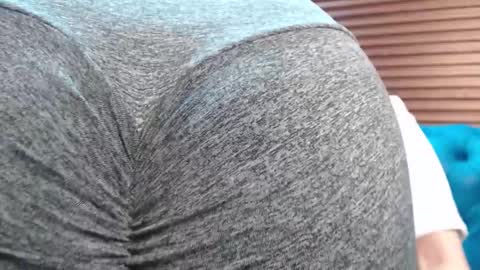 Isa online show from February 17, 2025, 2:37 pm