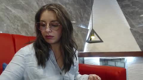 Isa online show from March 4, 2025, 2:42 pm