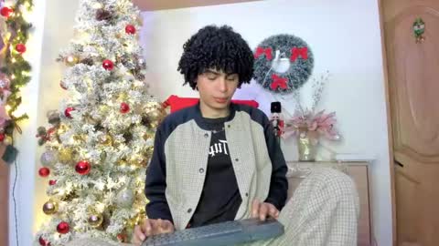Snapshot of _jaay77 chatting on December 30, 2024, 6:16 pm Jay online show from December 30, 2024, 6:16 pm