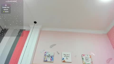 J A D E online show from November 17, 2025, 12:33 pm