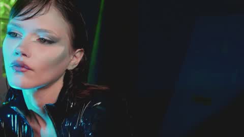 june online show from October 15, 2025, 5:35 pm