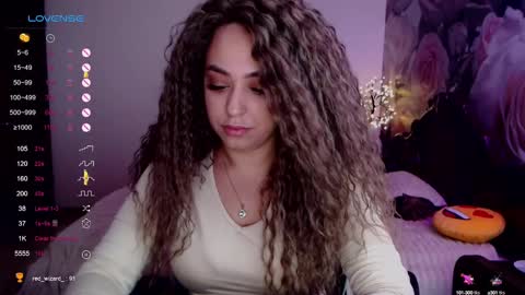 _just_a_queen_3 online show from December 8, 2024, 5:55 pm