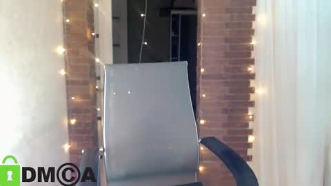  karolina online show from March 8, 2026, 4:33 pm