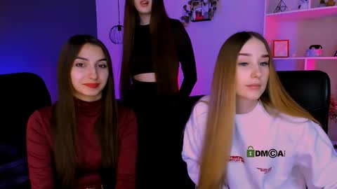 _kellykitten_ online show from March 19, 2026, 9:46 am