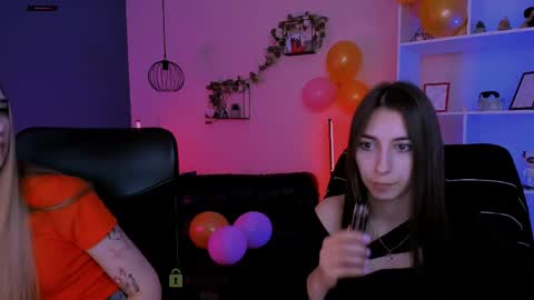 _kellykitten_ online show from April 2, 2026, 8:23 am