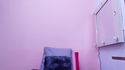 Kendall online show from October 3, 2025, 12:02 pm