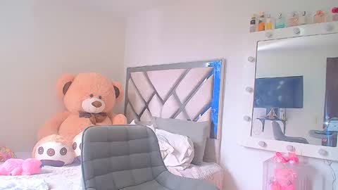  Dani  online show from November 24, 2025, 5:34 pm