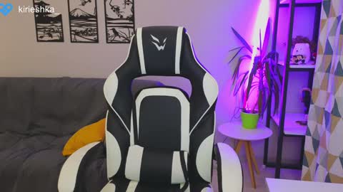 Molly   Emily online show from December 21, 2024, 2:15 pm