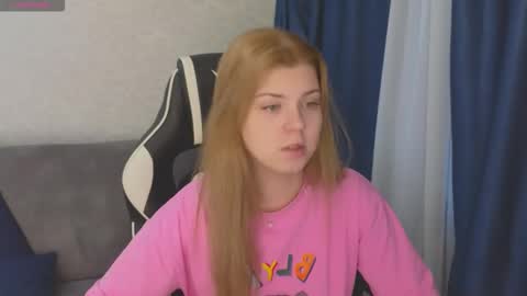 Molly   Emily online show from October 12, 2025, 1:21 pm