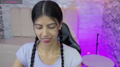 Snapshot of _kitty_v chatting on February 11, 2026, 1:05 pm Hi Stream 300pm to 900pm online show from February 11, 2026, 1:05 pm