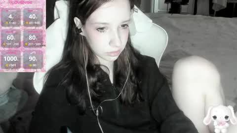  kuro  online show from April 6, 2026, 7:09 am