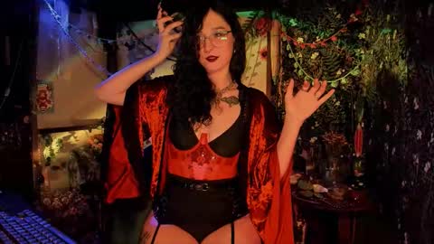 Snapshot of _lady_luna_ chatting on October 16, 2025, 11:17 pm Lady Luna online show from October 16, 2025, 11:17 pm